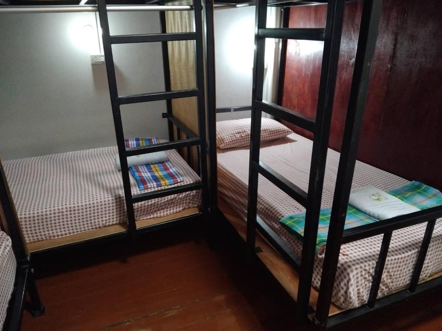 Amazing Khaosan Hostel Bangkok Exterior photo